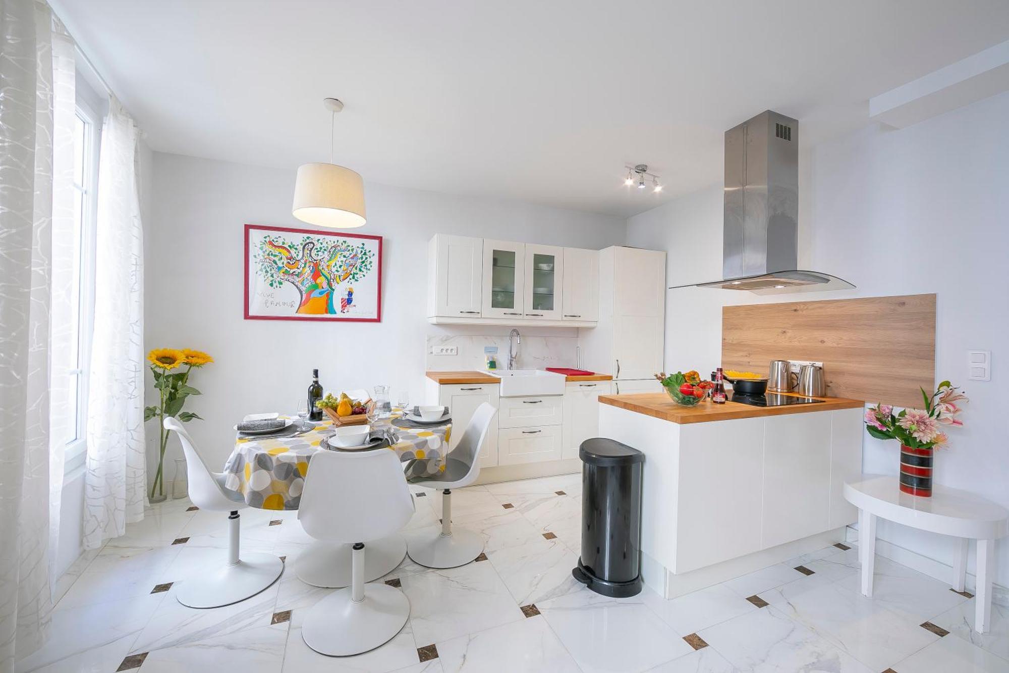 Apartment Picasso - Old Town - Happy
